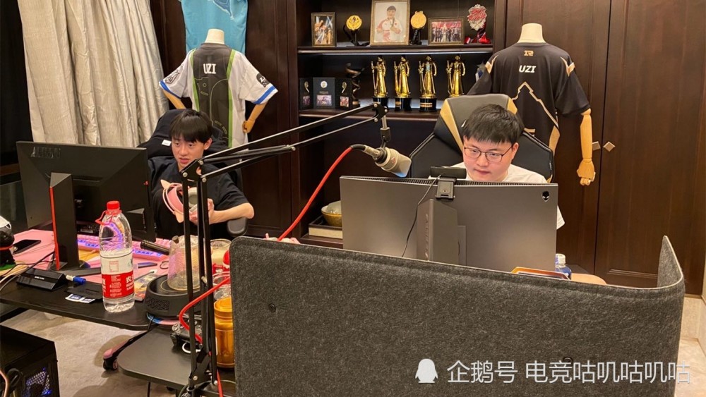 Uzi赛事官方发布关键助攻新规,巴塞罗那争议不断!  Uzi赛事官方发布关键助攻新规,巴塞罗那争议不断!